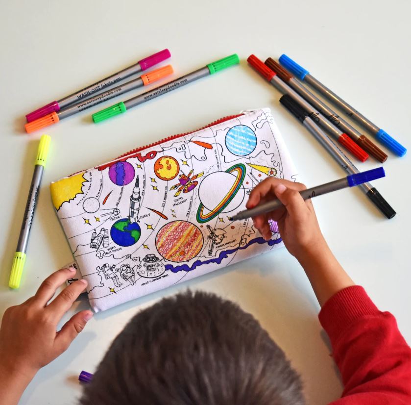 Trousse astronaute personalisable à colorier