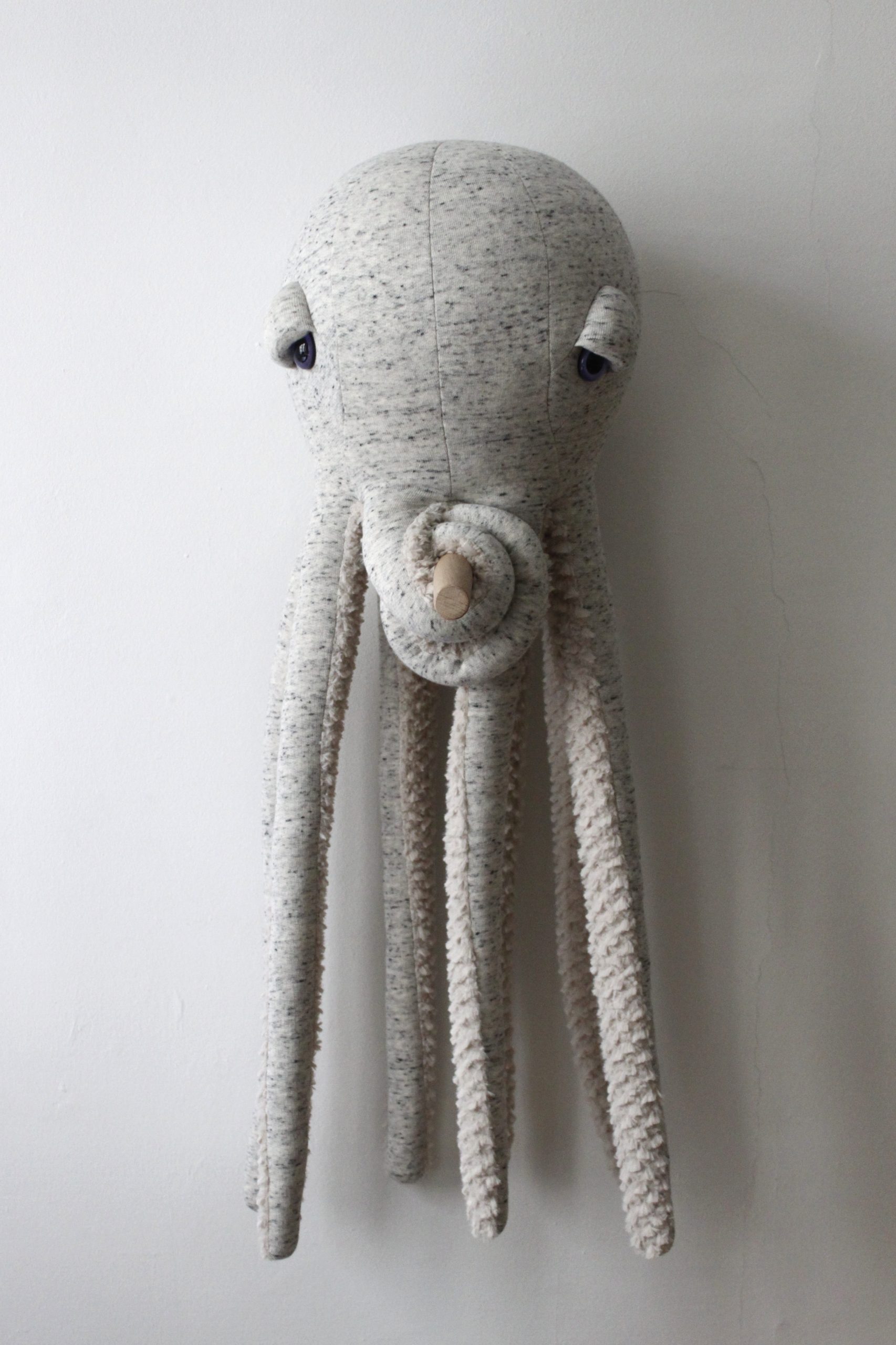 La grande pieuvre- Peluche en tissus cousue main – Image 1