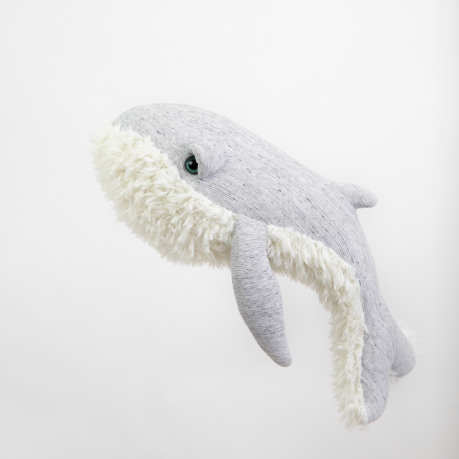 Baleine Gran pa bleu- Petite peluche en tissus cousue main – Image 1