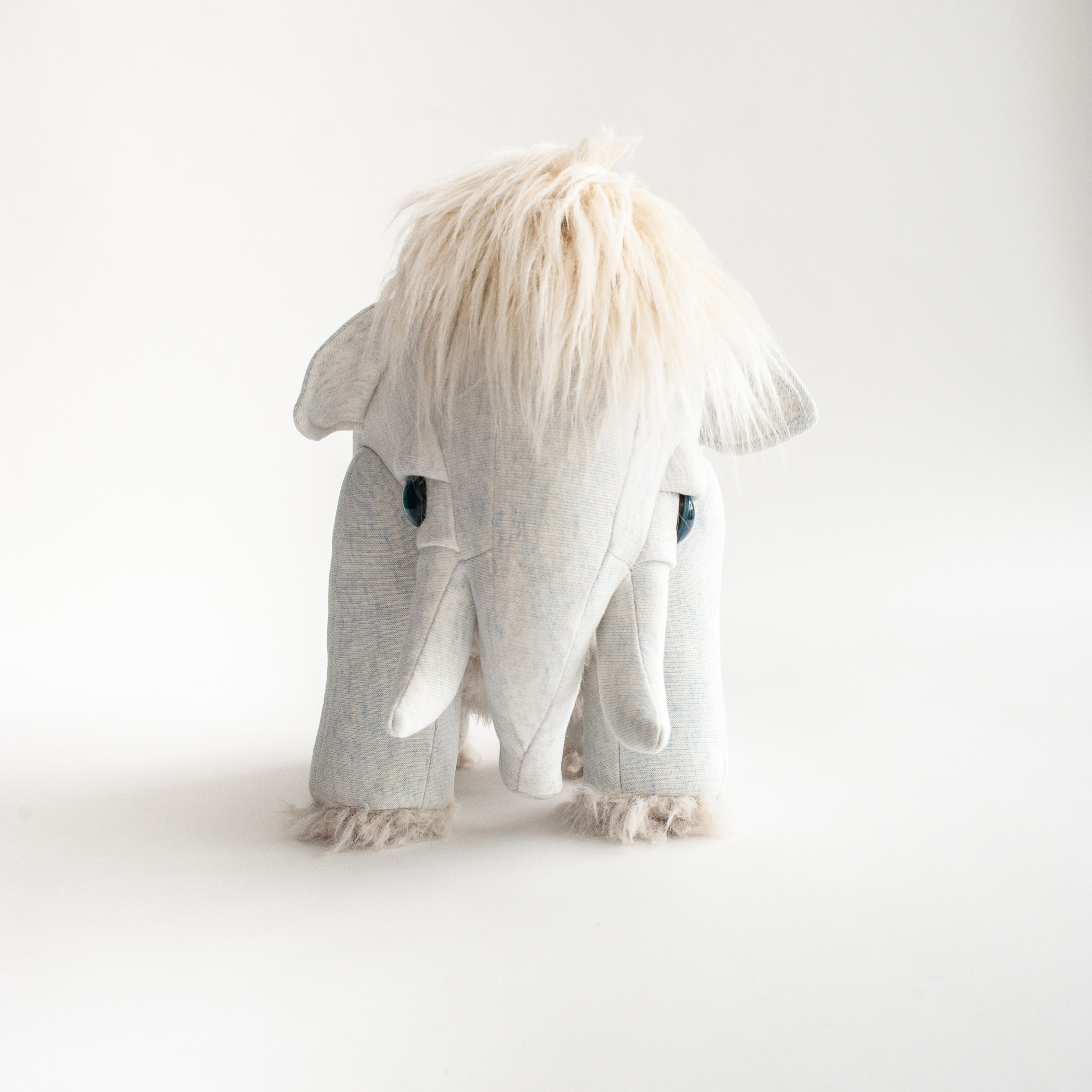 Mammouth bleu glace - Petite peluche en tissus cousue main – Image 2