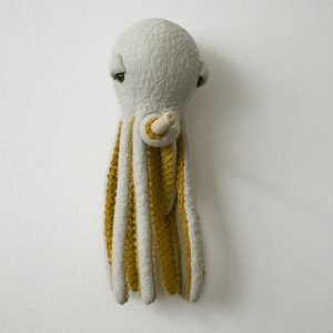 La petite pieuvre Pop - Peluche en tissus cousue main – Image 1