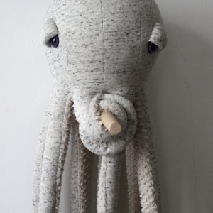 La grande pieuvre- Peluche en tissus cousue main – Image 3