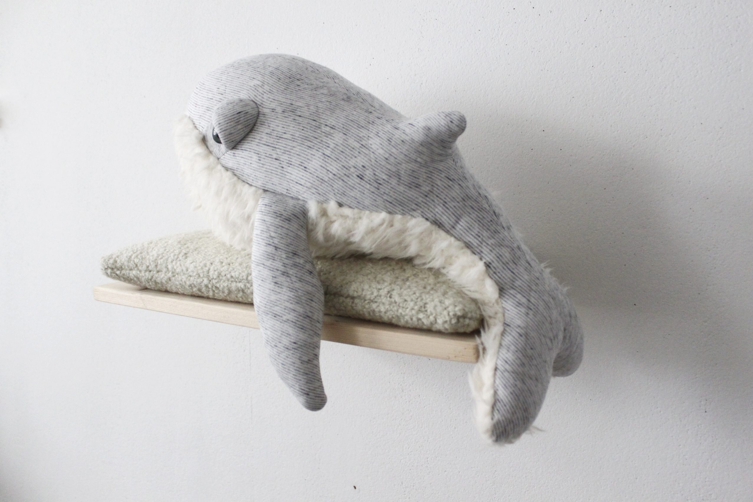 Baleine Gran pa bleu- Petite peluche en tissus cousue main – Image 3