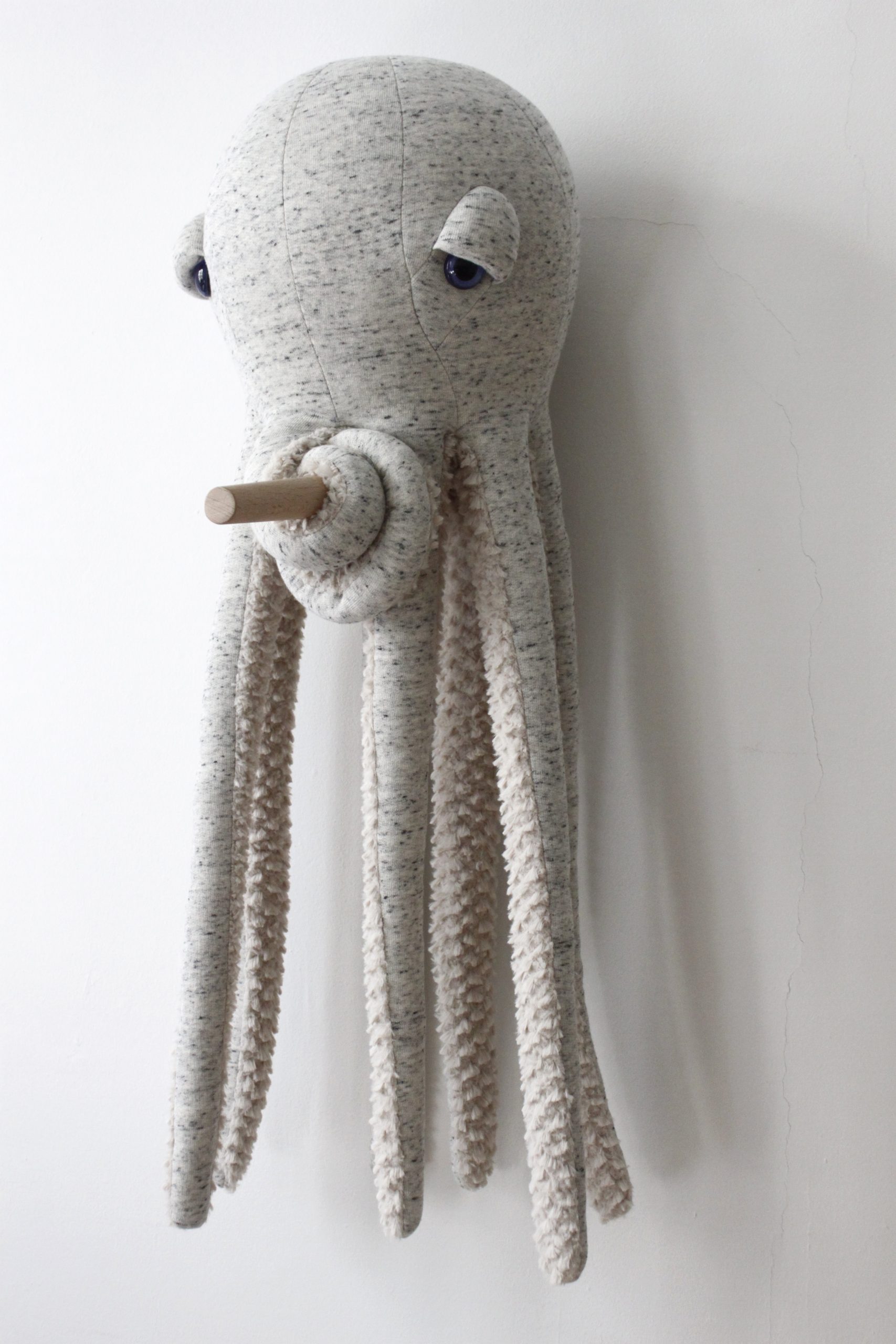 La grande pieuvre- Peluche en tissus cousue main – Image 2