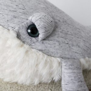 Baleine Gran pa bleu- Petite peluche en tissus cousue main – Image 4