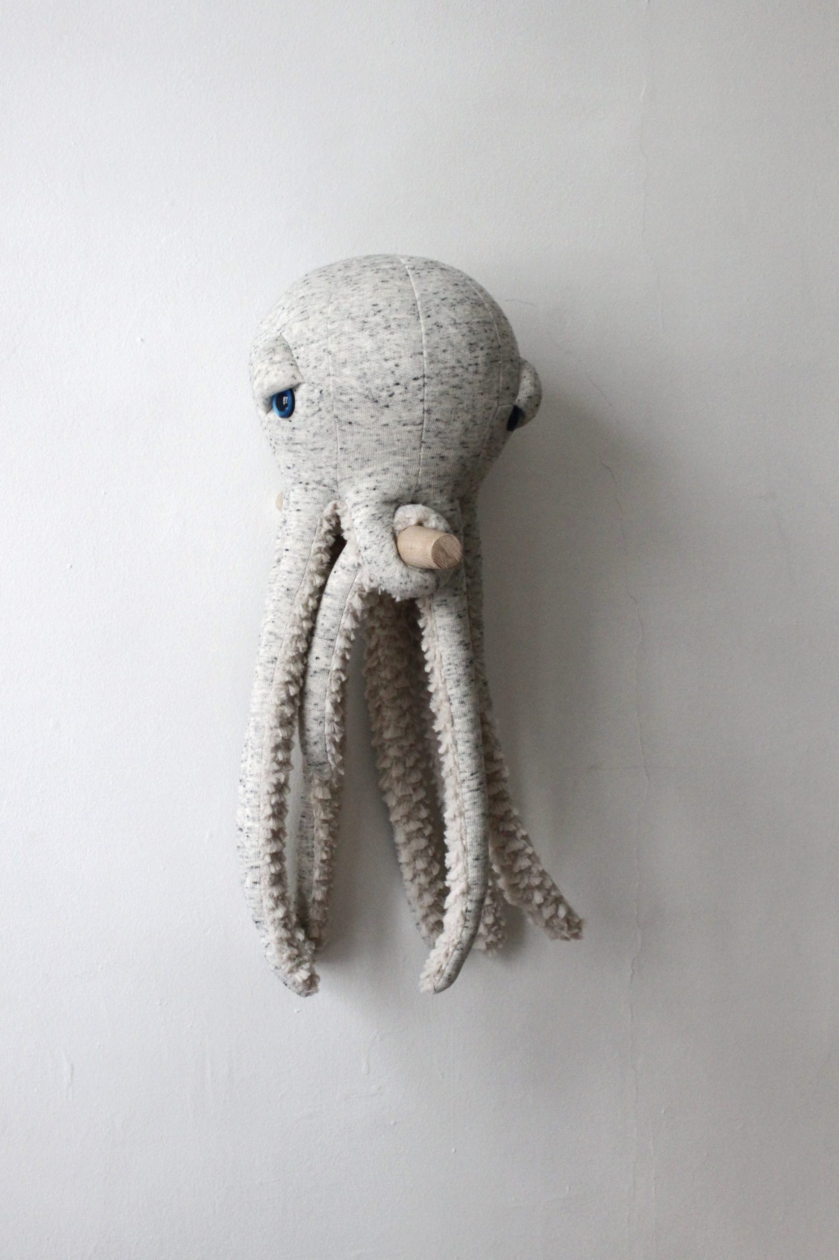 La petite pieuvre - Peluche en tissus cousue main – Image 2