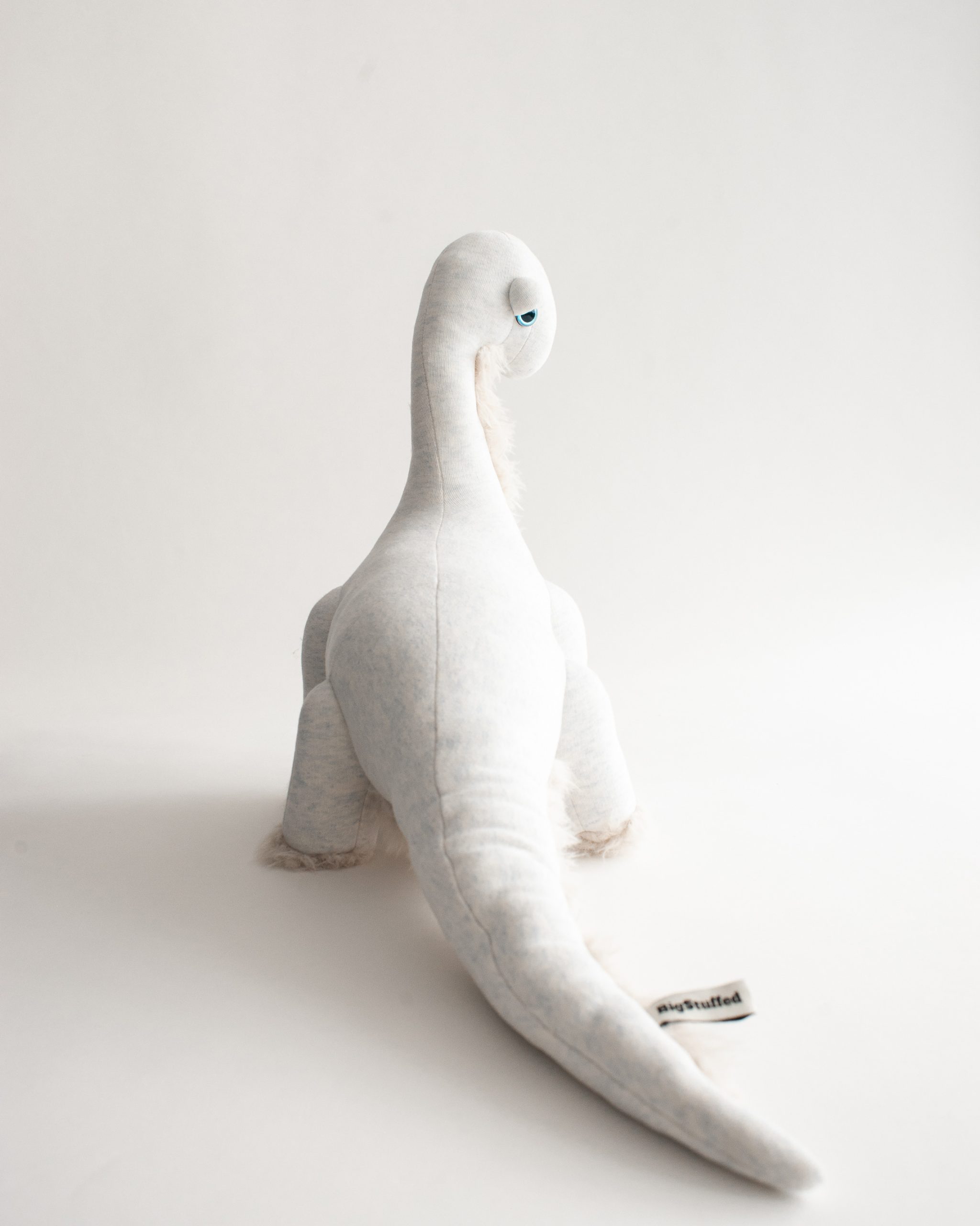Petit diplo bleu glace - Peluche en tissus cousue main – Image 4