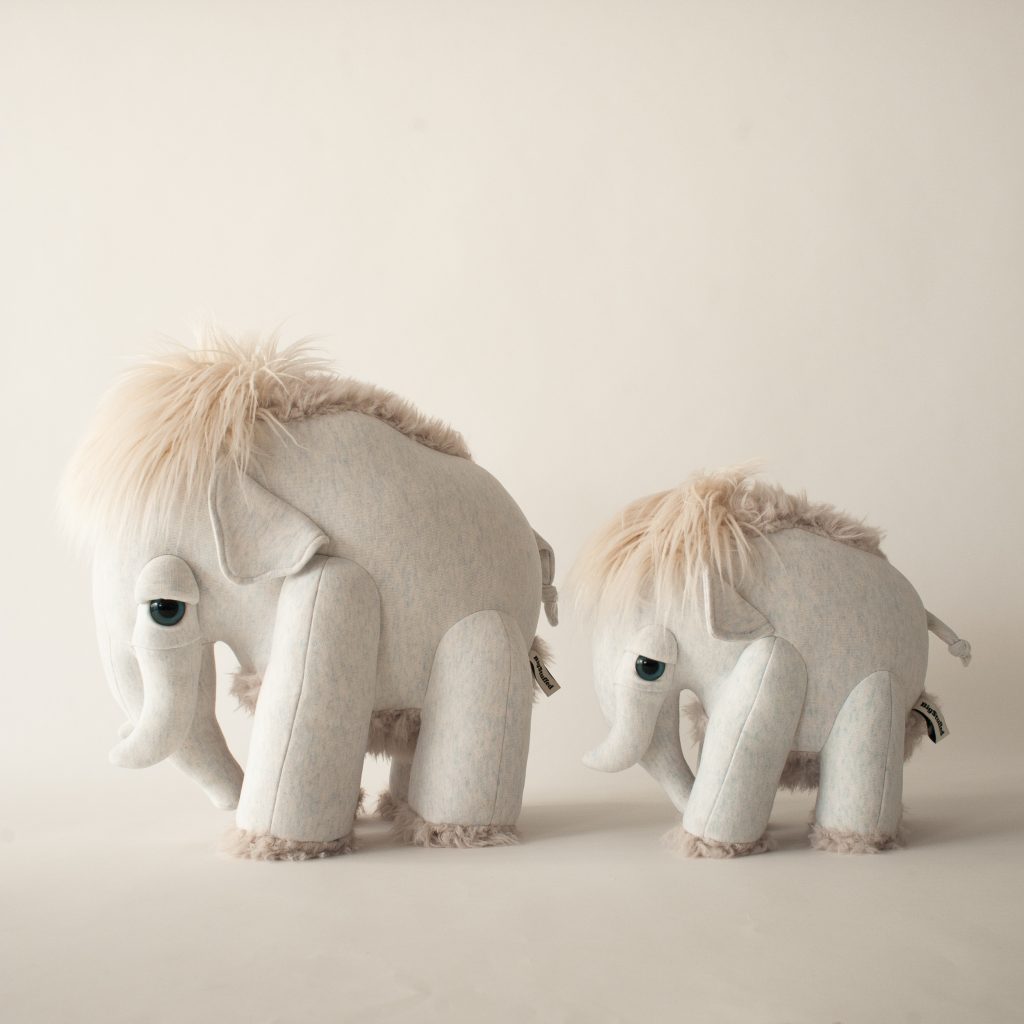 Mammouth bleu glace - Petite peluche en tissus cousue main
