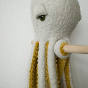 La petite pieuvre Pop - Peluche en tissus cousue main – Image 2