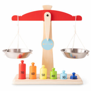 Une balance en bois pour découvrir l'équilibre – Image 1