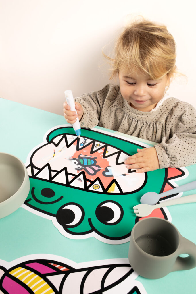 2 Sets de table magic water- Dinos
